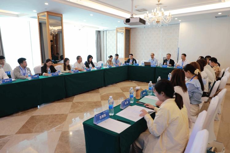 我校成功承办全国中医药行业高等教育“十五五”规划教材编写会议